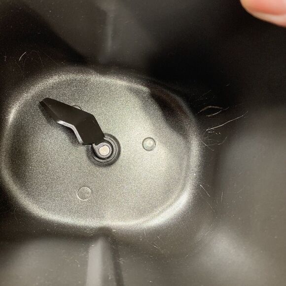 Sunbeam Bread Maker Model 5891 Pan & Paddle Only replacement parts - Picture 7 of 8